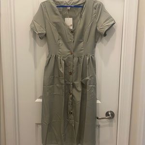 Brand new Moking Top green button up dress